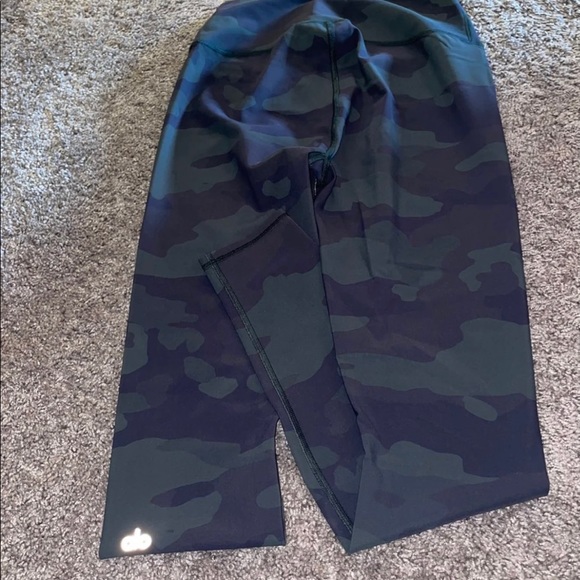 ALO leggings - Picture 3 of 3